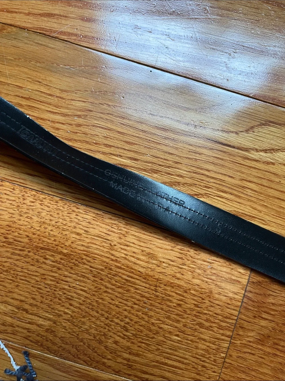 NWT Vintage Carlisle Black Leather Belt with White Stripe and Gold Ring Buckle